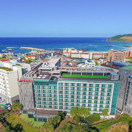 Готель Ramada By Wyndham Jeju Hamdeok Екстер'єр фото