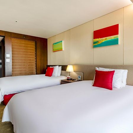 Готель Ramada By Wyndham Jeju Hamdeok Екстер'єр фото