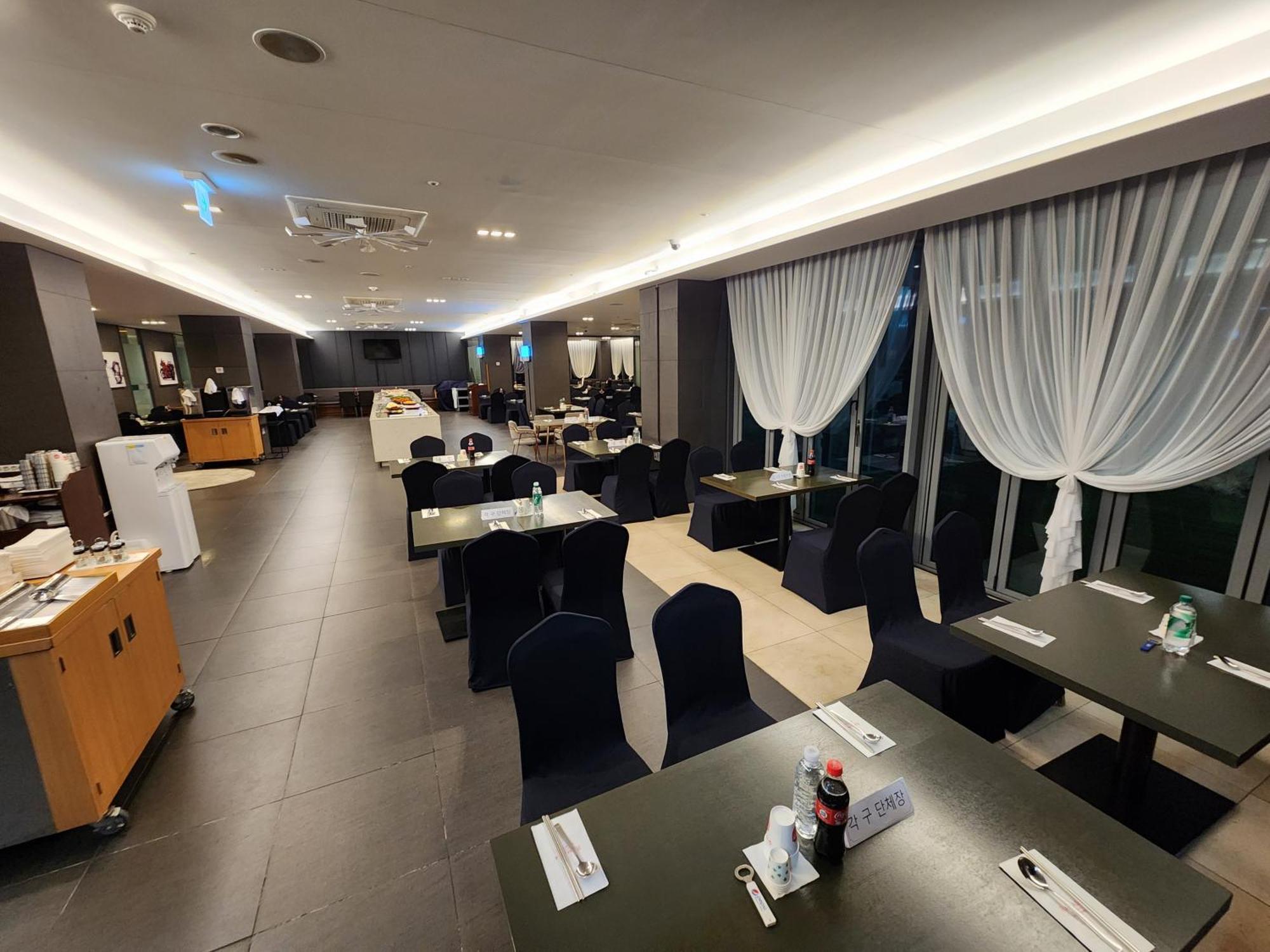 Готель Ramada By Wyndham Jeju Hamdeok Екстер'єр фото