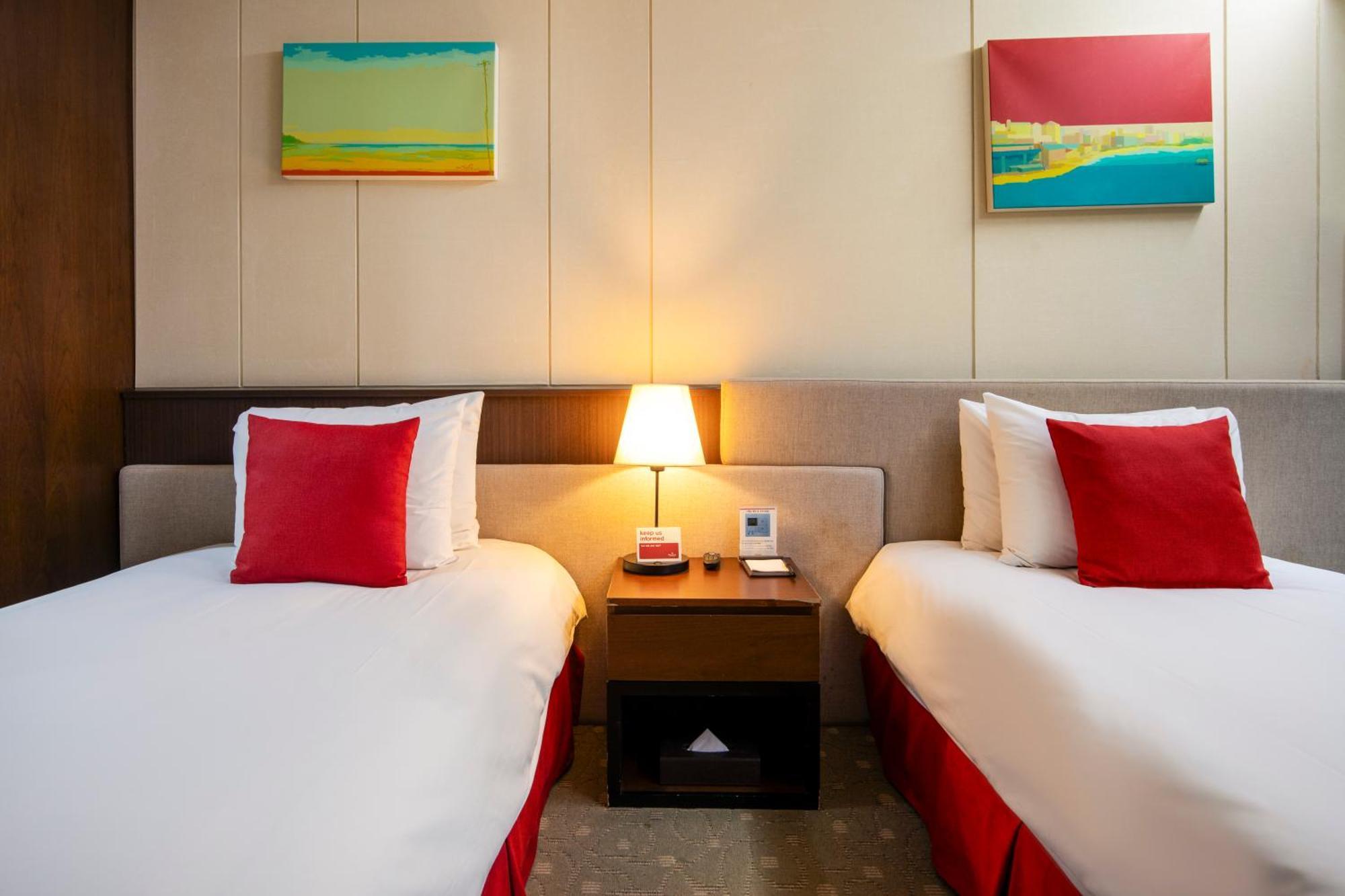 Готель Ramada By Wyndham Jeju Hamdeok Екстер'єр фото