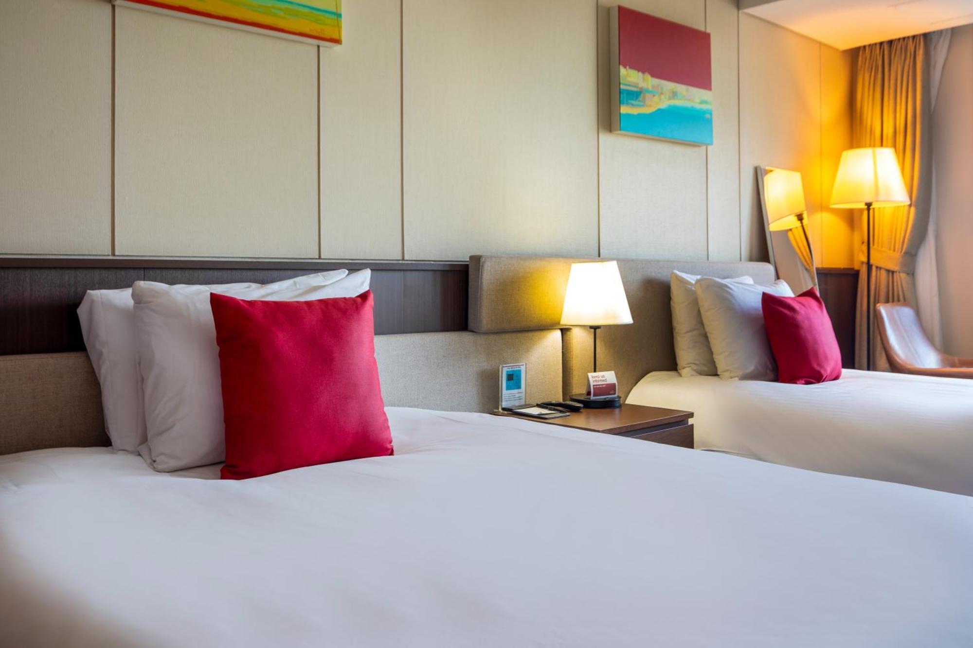 Готель Ramada By Wyndham Jeju Hamdeok Екстер'єр фото